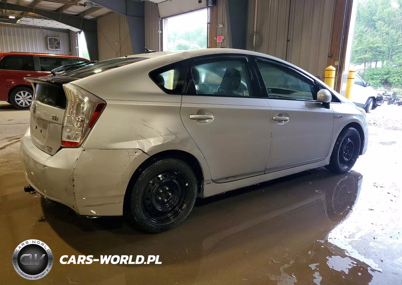 2011 Toyota Prius Two VIN:JTDKN3DU4B5302910 - 3
