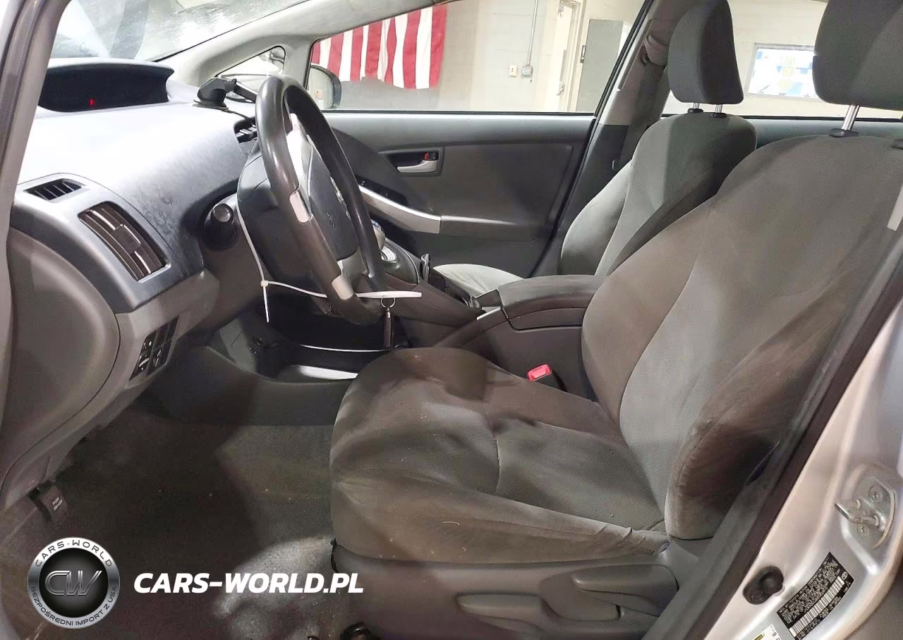 2011 Toyota Prius Two VIN:JTDKN3DU4B5302910 - 7