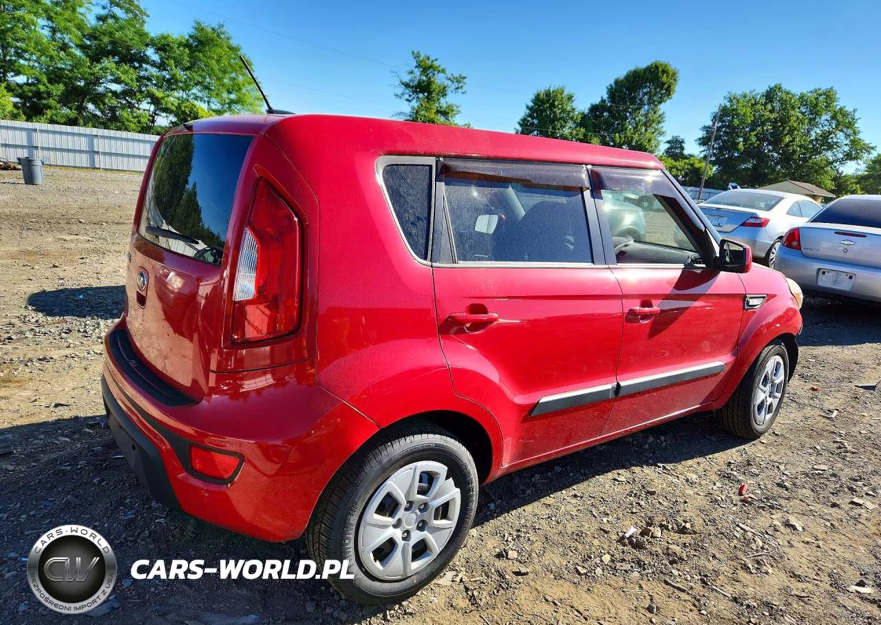 2013 Kia Soul Base VIN:KNDJT2A59D7615564 - 3