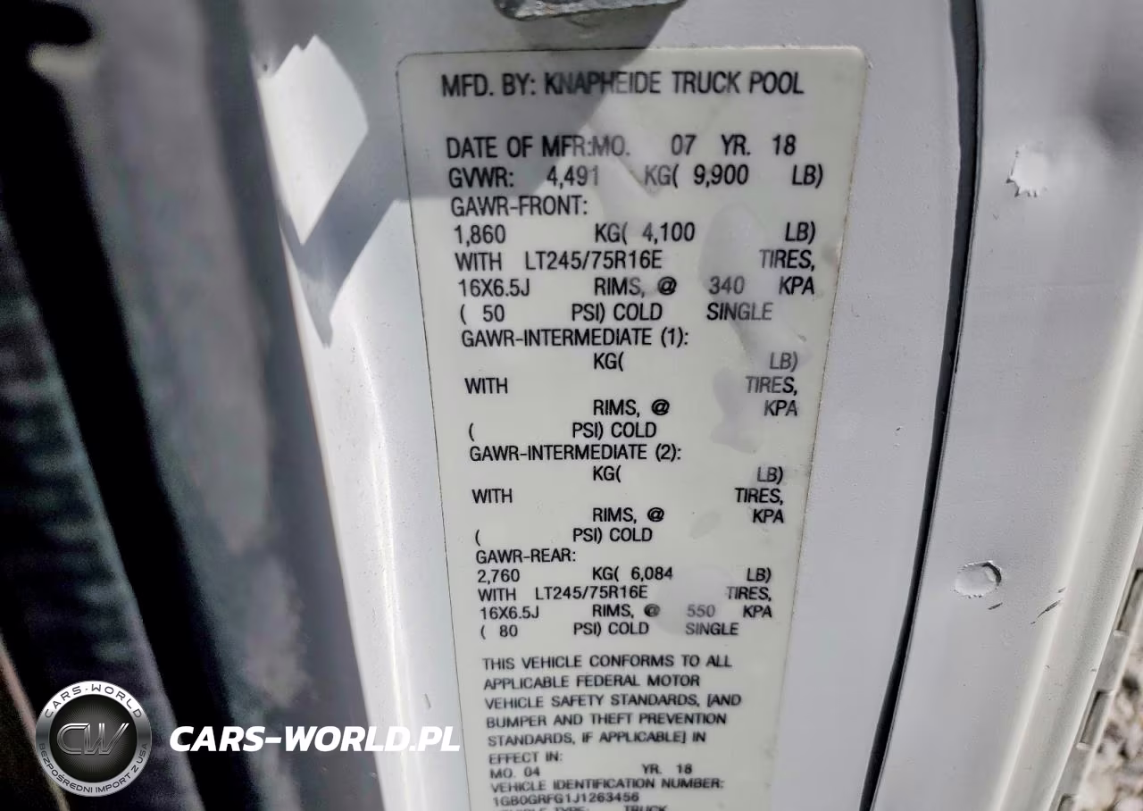 2018 Chevrolet Express G3500 VIN:1GB0GRFG1J1263456 - 14