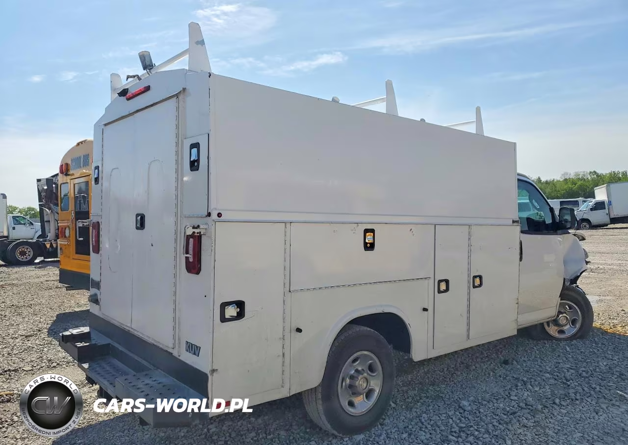 2018 Chevrolet Express G3500 VIN:1GB0GRFG1J1263456 - 3