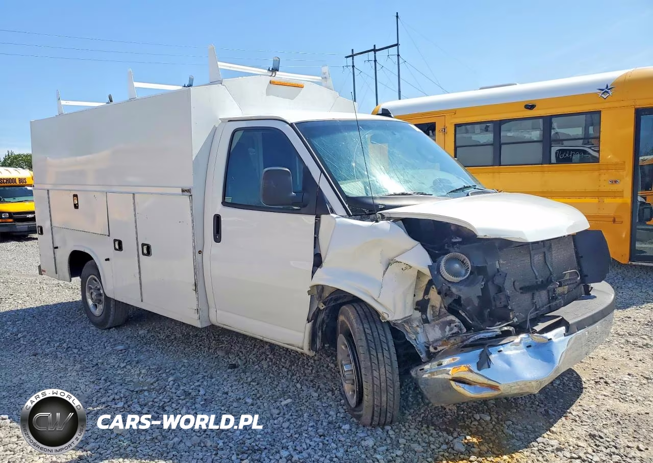2018 Chevrolet Express G3500 VIN:1GB0GRFG1J1263456 - 4