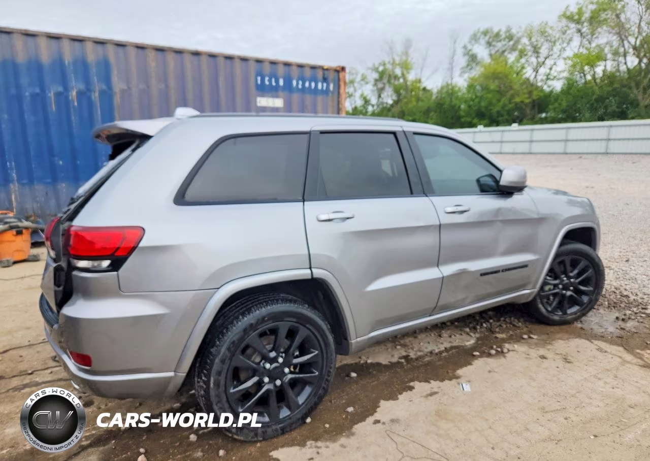 2019 Jeep Grand Cherokee Laredo VIN:1C4RJFAG0KC600618 - 3