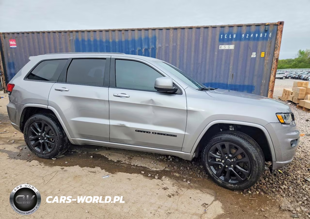 2019 Jeep Grand Cherokee Laredo VIN:1C4RJFAG0KC600618 - 4