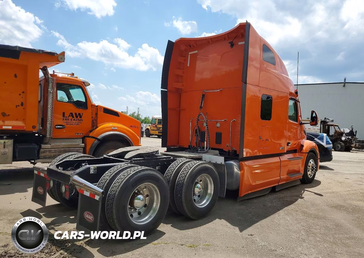2023 Peterbilt 579 Semi Truck VIN:1XPBDP9X4PD850480 - 4