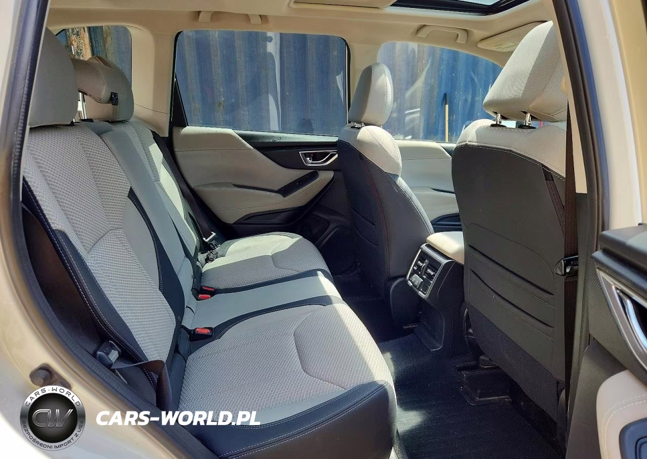 2021 Subaru Forester Premium VIN:JF2SKAJCXMH560120 - 10