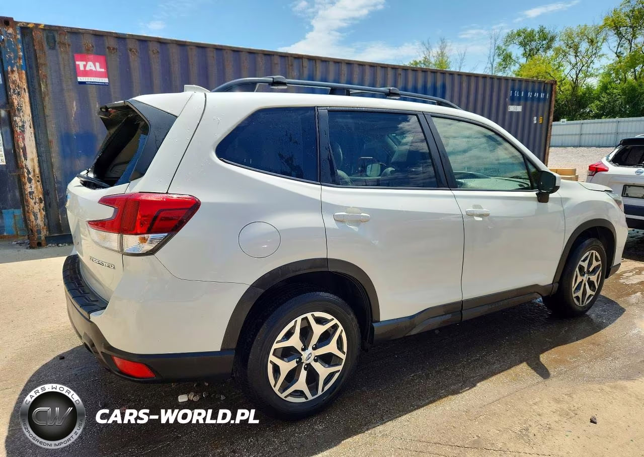 2021 Subaru Forester Premium VIN:JF2SKAJCXMH560120 - 3
