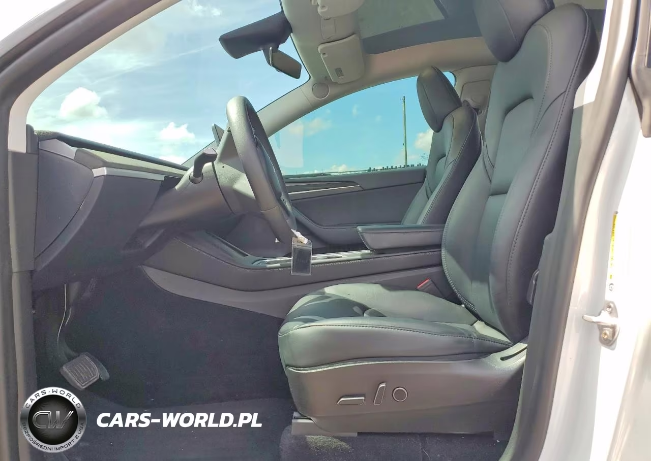 2023 Tesla Model Y VIN:7SAYGAEE8PF669737 - 7