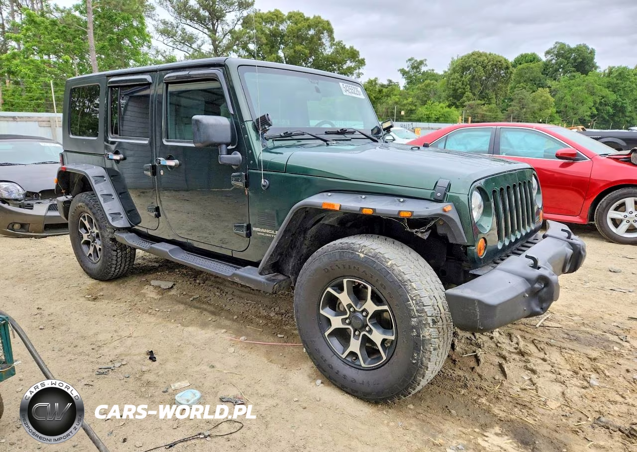 2010 Jeep Wrangler Unlimited Sport VIN:1J4HA3H1XAL199163 - 4