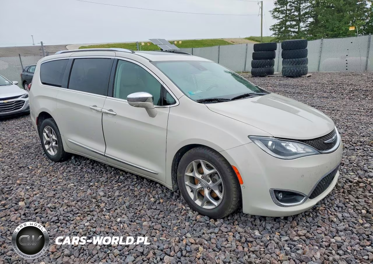 2019 Chrysler Pacifica Limited VIN:2C4RC1GG6KR702369 - 4