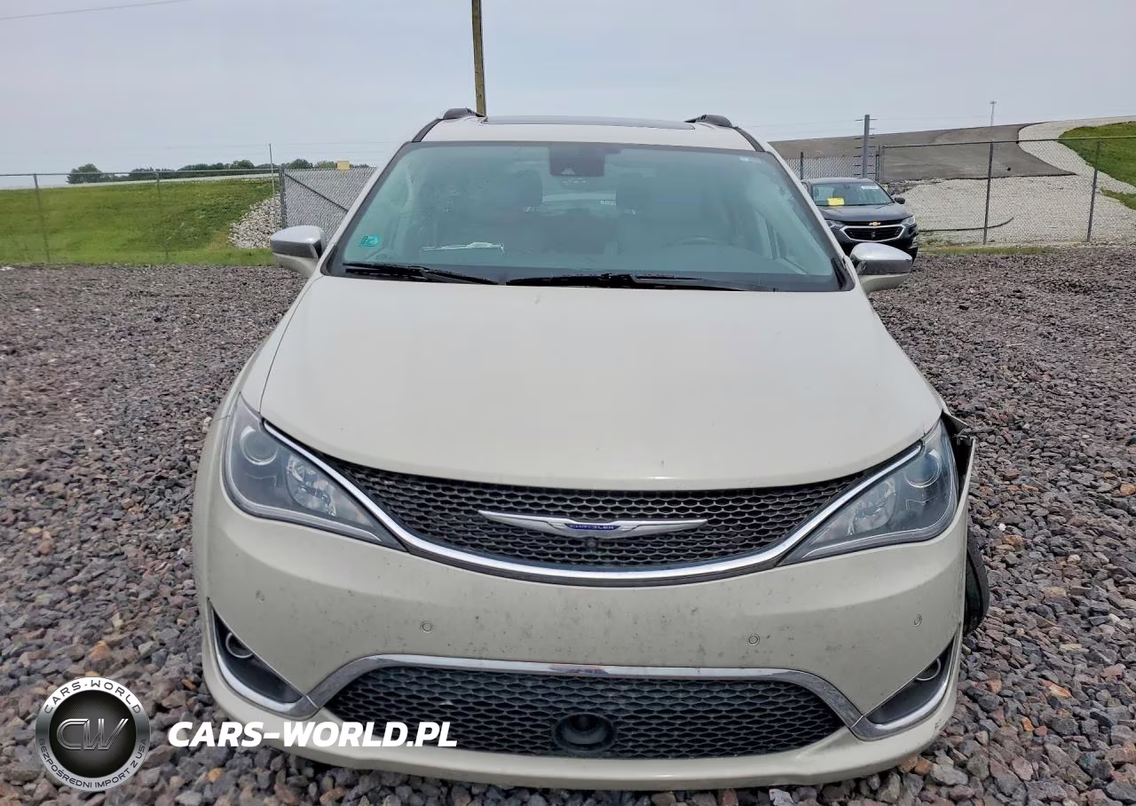2019 Chrysler Pacifica Limited VIN:2C4RC1GG6KR702369 - 5