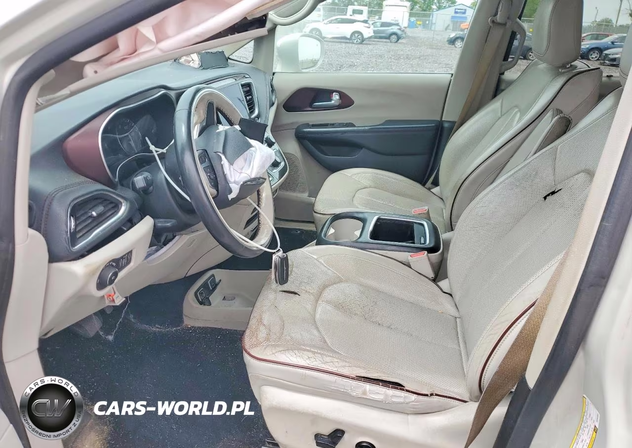 2019 Chrysler Pacifica Limited VIN:2C4RC1GG6KR702369 - 7