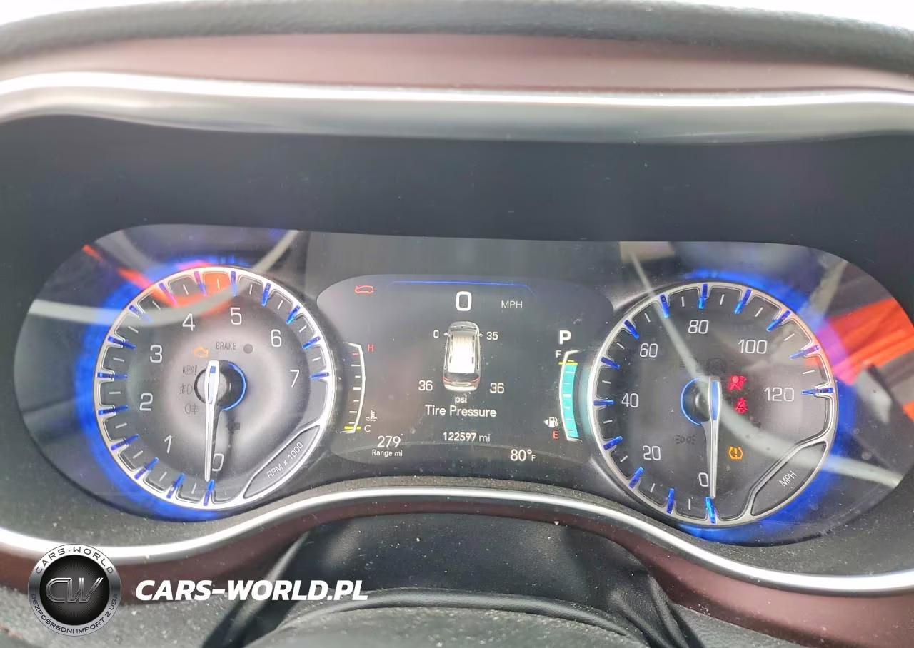 2019 Chrysler Pacifica Limited VIN:2C4RC1GG6KR702369 - 9