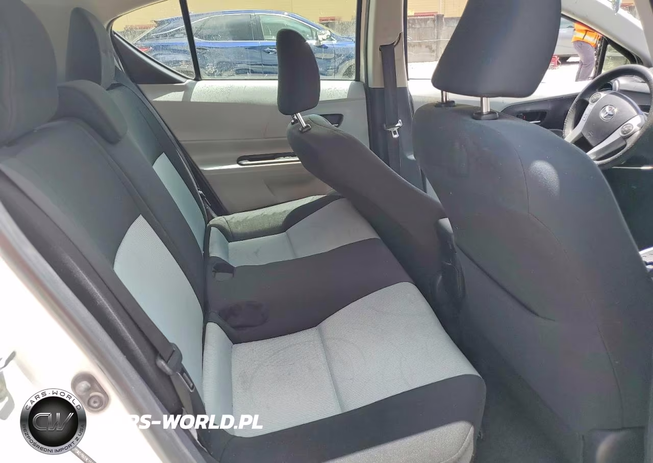 2012 Toyota Prius C Two VIN:JTDKDTB33C1520875 - 10