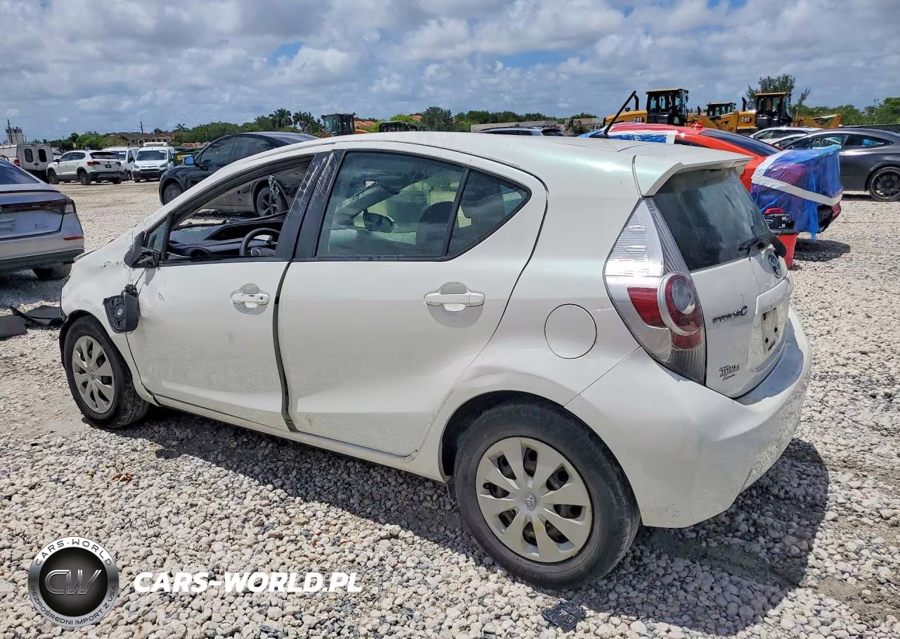 2012 Toyota Prius C Two VIN:JTDKDTB33C1520875 - 2