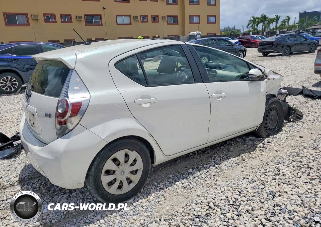2012 Toyota Prius C Two VIN:JTDKDTB33C1520875 - 3