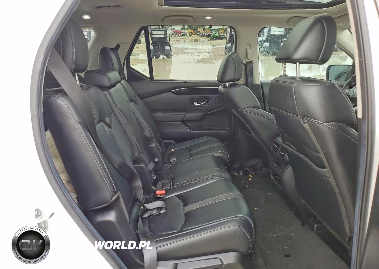 2025 Honda Pilot Touring VIN:5FNYG2H75SB007140 - 11