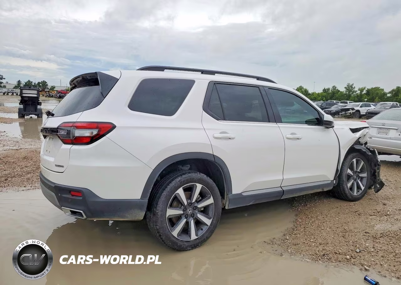 2025 Honda Pilot Touring VIN:5FNYG2H75SB007140 - 3