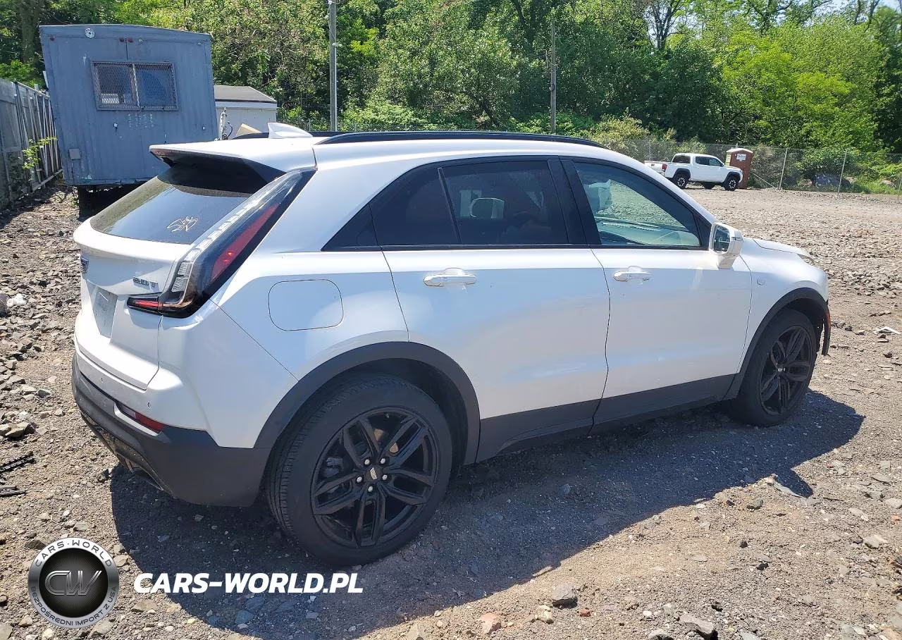 2019 Cadillac Xt4 Sport VIN:1GYFZER45KF224300 - 3