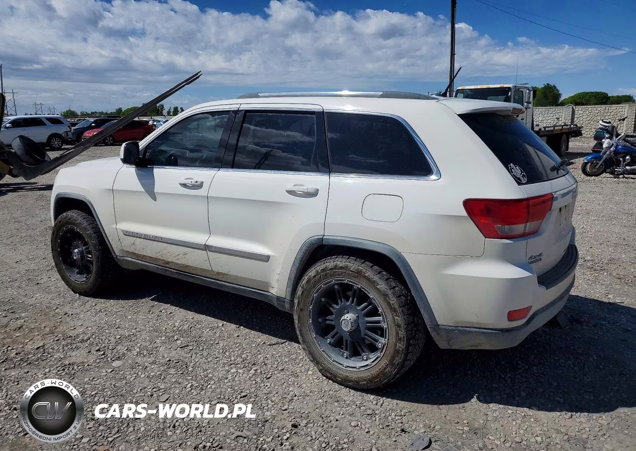 2011 Jeep Grand Cherokee Laredo VIN:1J4RR4GG2BC654677 - 2