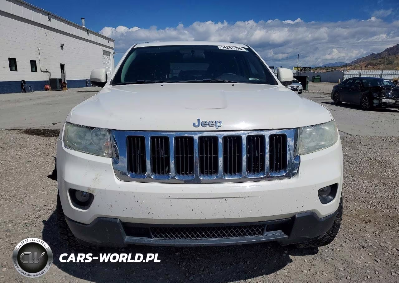2011 Jeep Grand Cherokee Laredo VIN:1J4RR4GG2BC654677 - 5