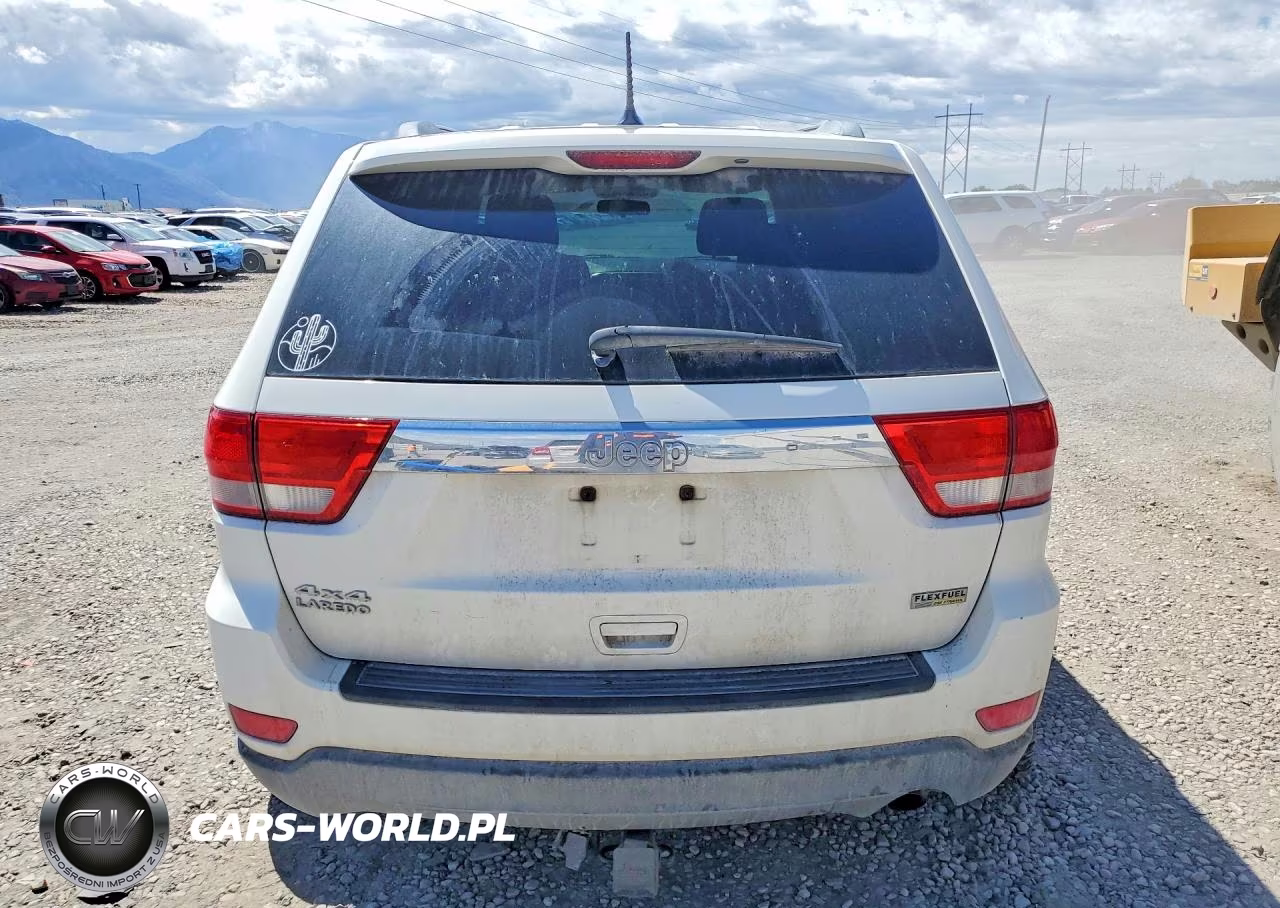 2011 Jeep Grand Cherokee Laredo VIN:1J4RR4GG2BC654677 - 6