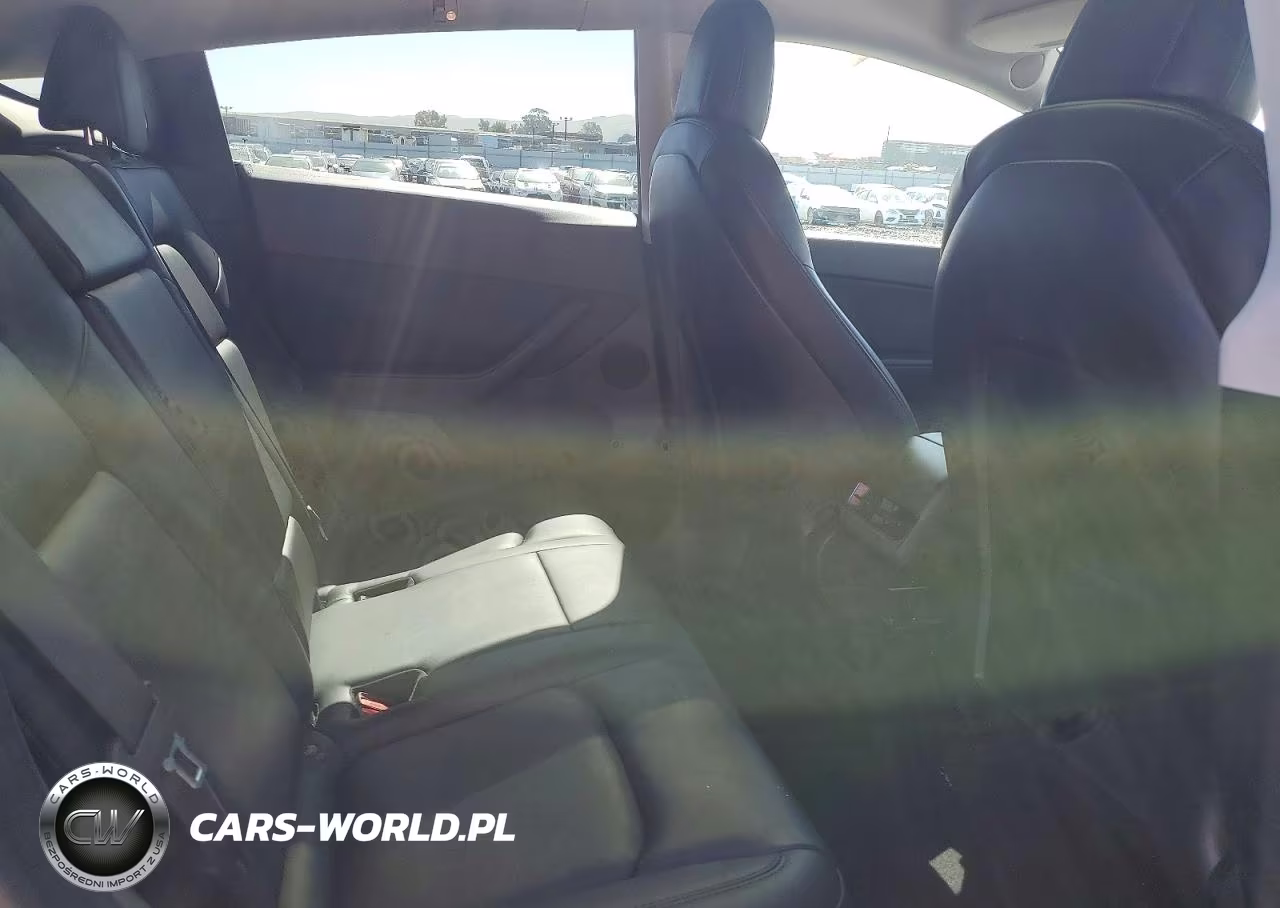 2022 Tesla Model Y VIN:7SAYGDEE9NF356338 - 10