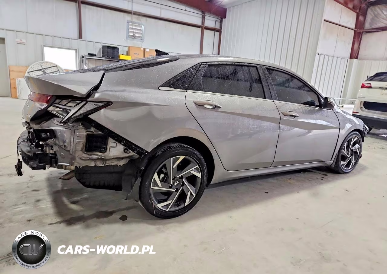 2025 Hyundai Elantra Limited VIN:KMHLP4DG8SU940030 - 3