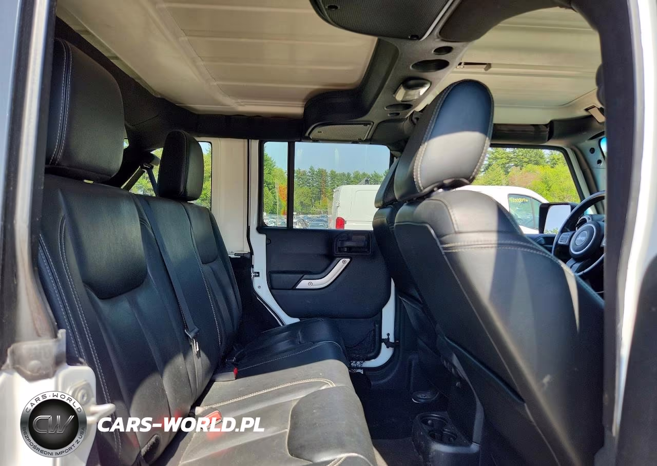 2015 Jeep Wrangler Unlimited Sahara VIN:1C4BJWEG0FL685882 - 11