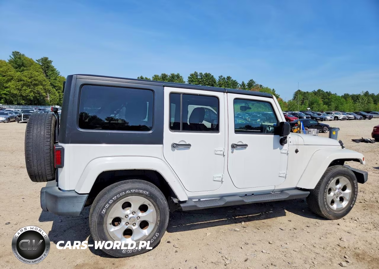 2015 Jeep Wrangler Unlimited Sahara VIN:1C4BJWEG0FL685882 - 3