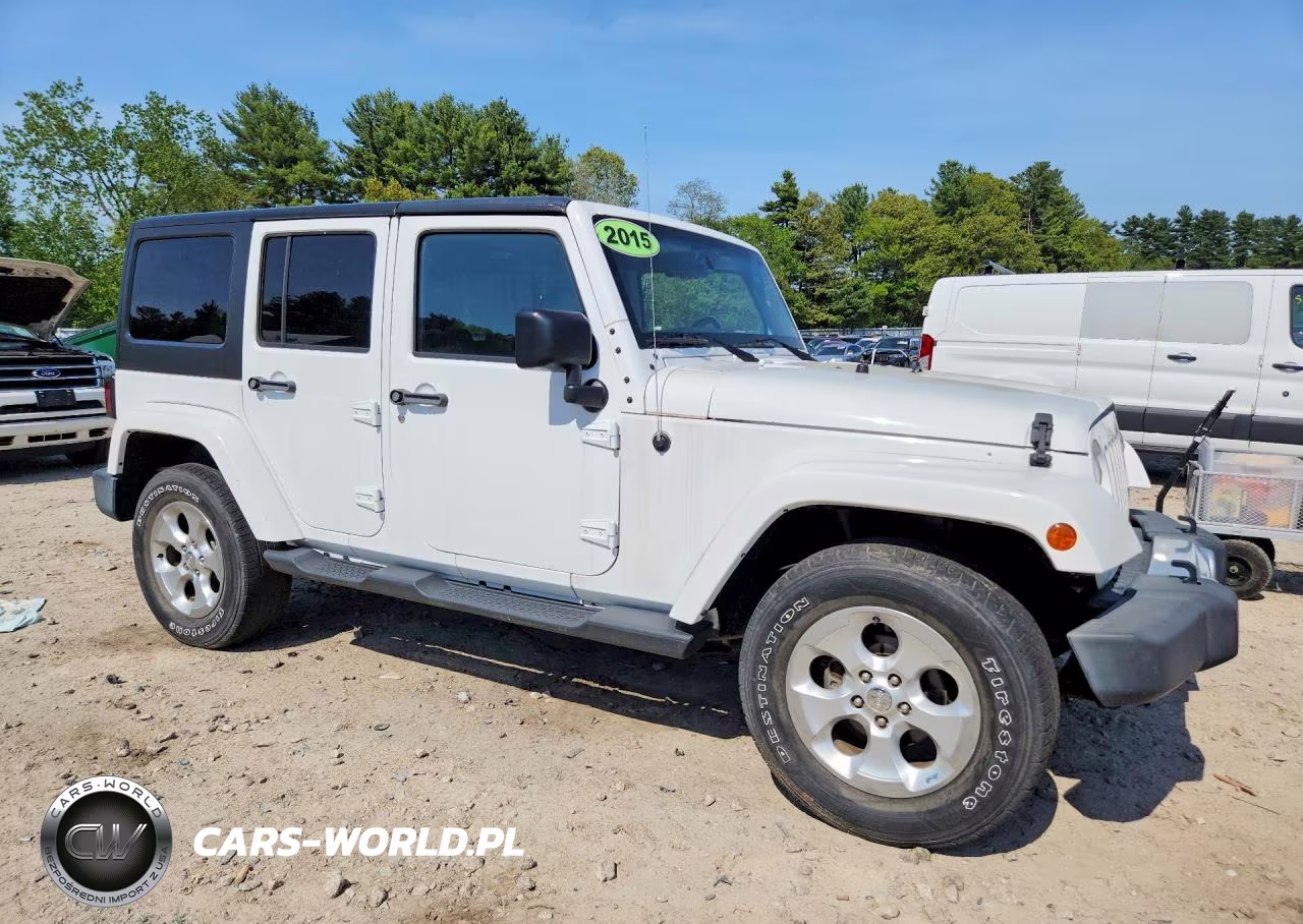 2015 Jeep Wrangler Unlimited Sahara VIN:1C4BJWEG0FL685882 - 4