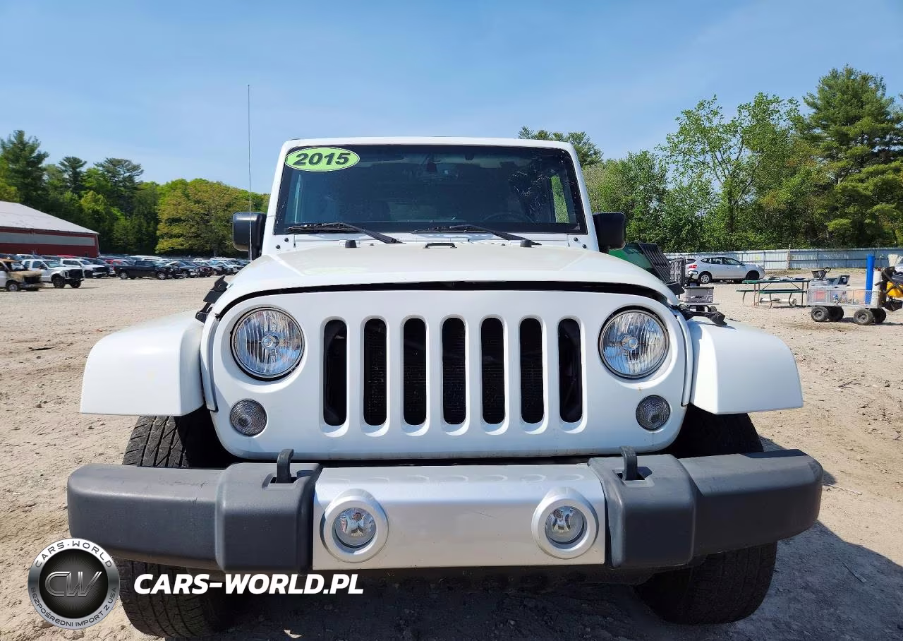 2015 Jeep Wrangler Unlimited Sahara VIN:1C4BJWEG0FL685882 - 5