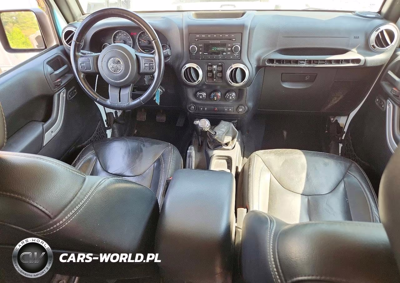 2015 Jeep Wrangler Unlimited Sahara VIN:1C4BJWEG0FL685882 - 8