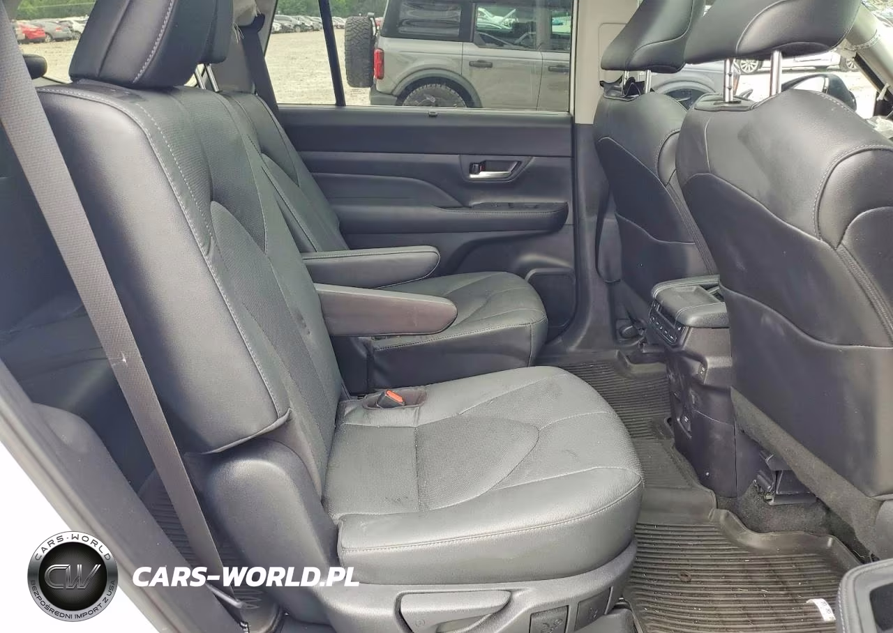 2025 Toyota Grand Highlander Limited VIN:5TDAAAA57SS031960 - 11