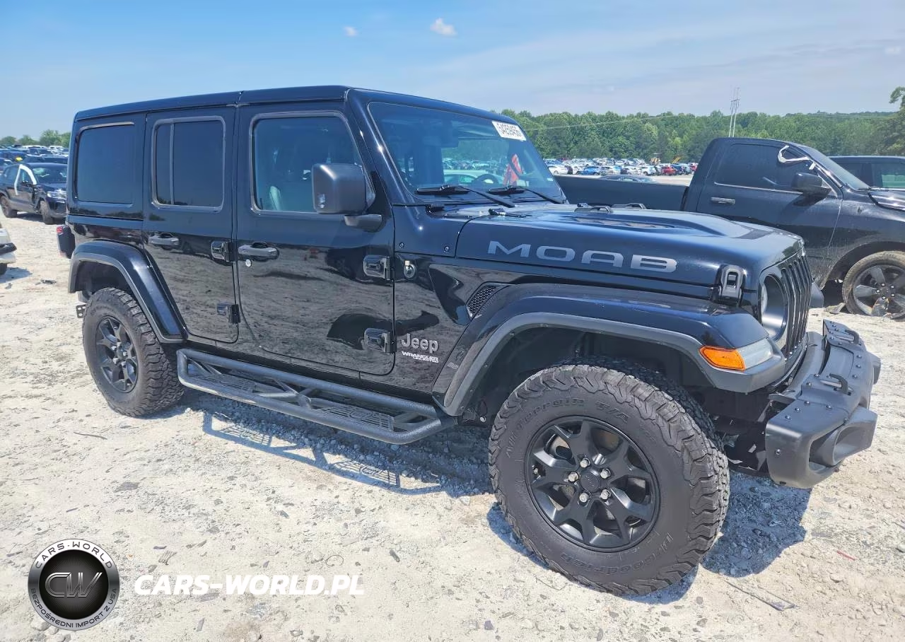 2018 Jeep Wrangler Unlimited Sahara VIN:1C4HJXEGXJW326756 - 4