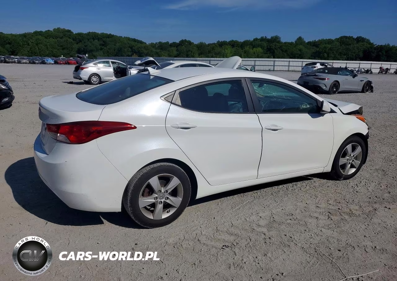 2013 Hyundai Elantra Gls VIN:5NPDH4AE2DH240929 - 3