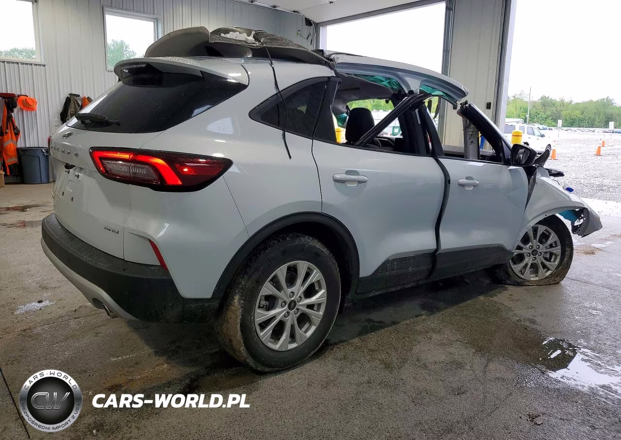 2026 Ford Escape Active VIN:1FMCU9GNXTUA04606 - 3