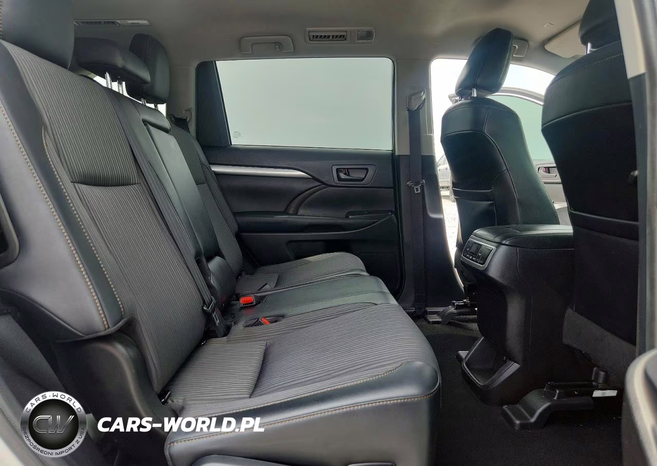 2019 Toyota Highlander Le Plus VIN:5TDZZRFH0KS311636 - 11