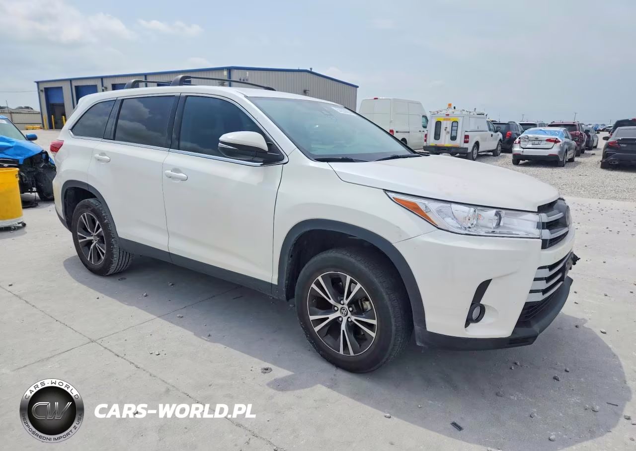 2019 Toyota Highlander Le Plus VIN:5TDZZRFH0KS311636 - 4