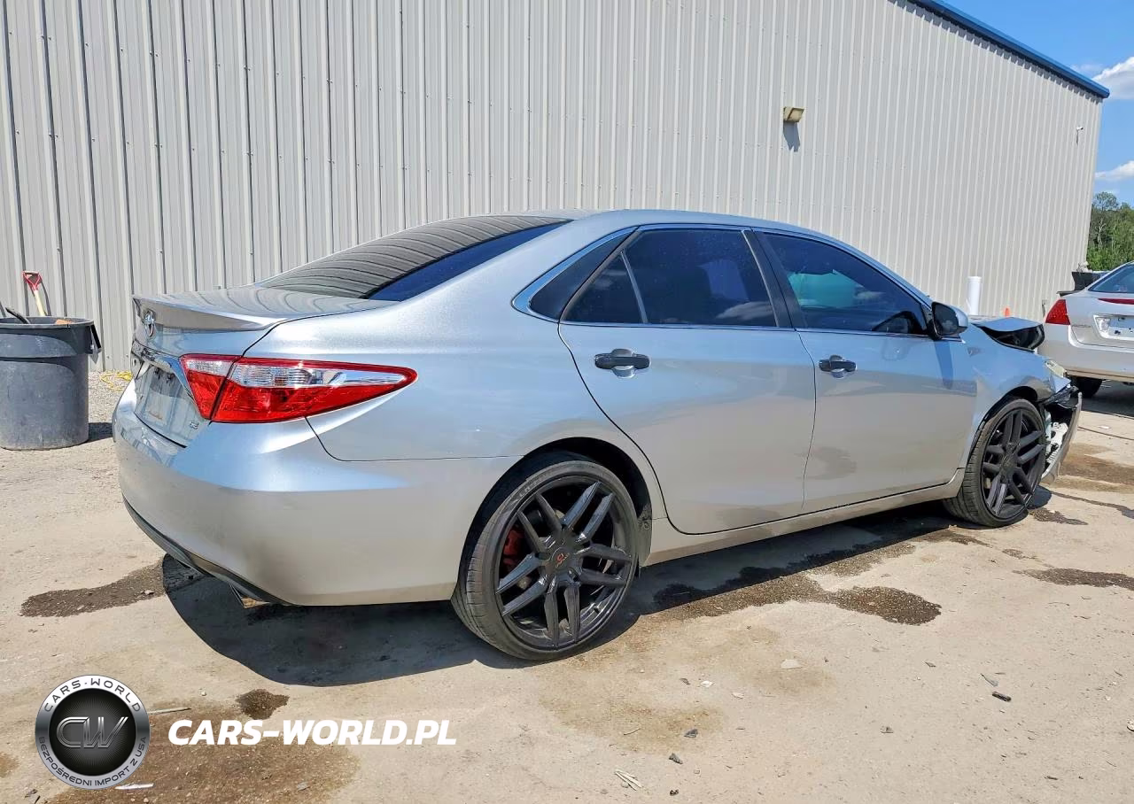 2015 Toyota Camry Se VIN:4T1BF1FK3FU053682 - 3