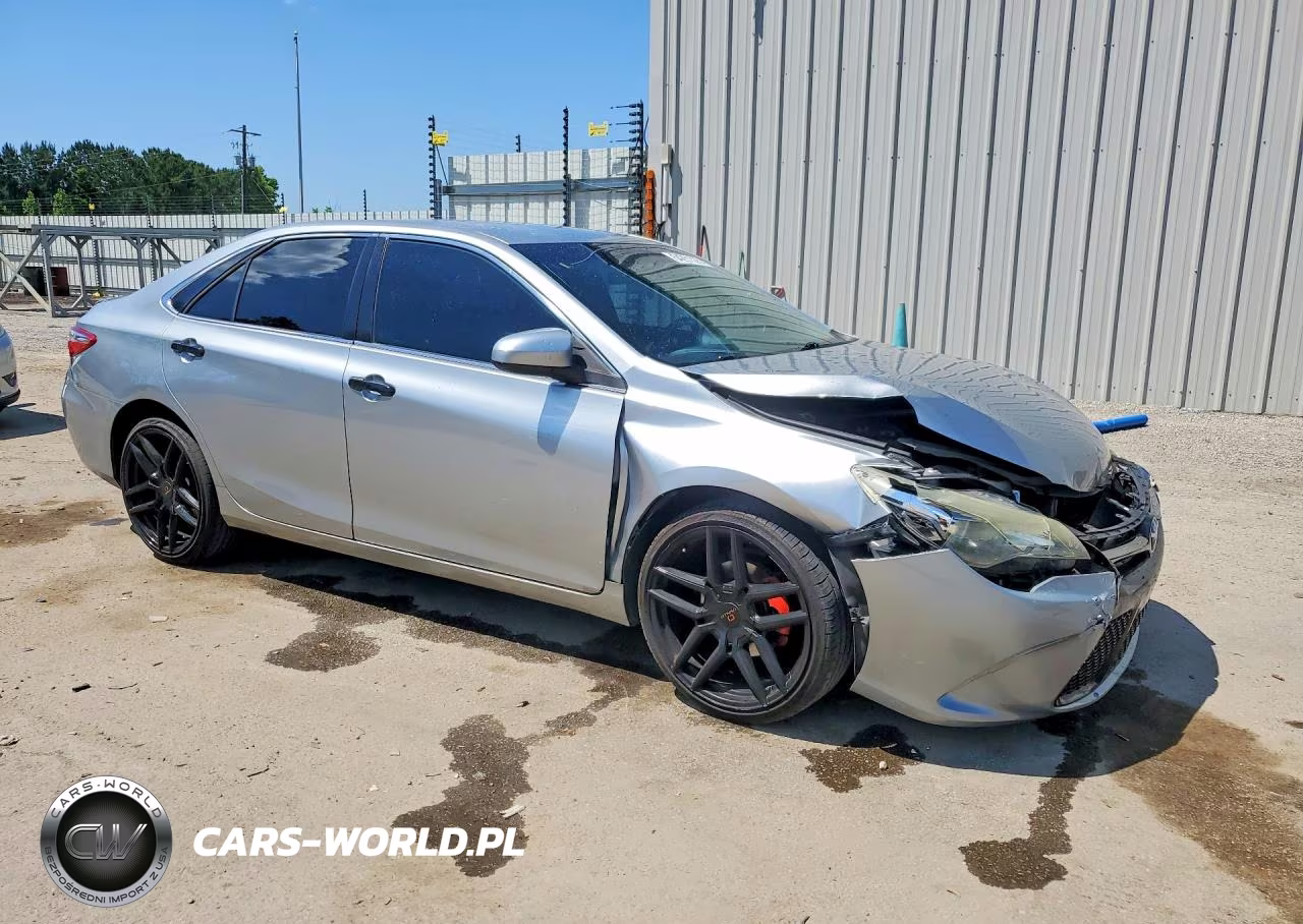 2015 Toyota Camry Se VIN:4T1BF1FK3FU053682 - 4