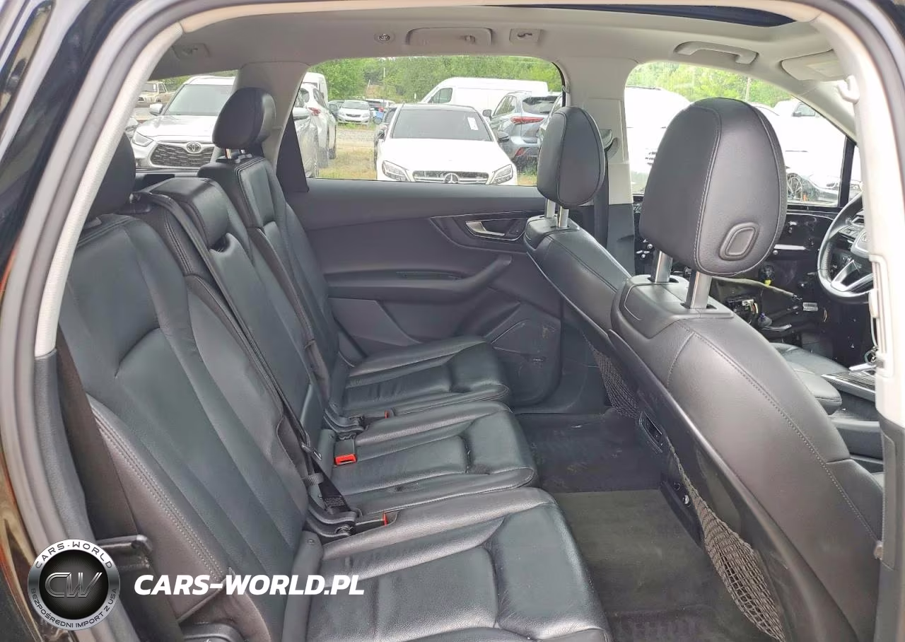 2019 Audi Q7 Premium Plus VIN:WA1LAAF75KD009271 - 11