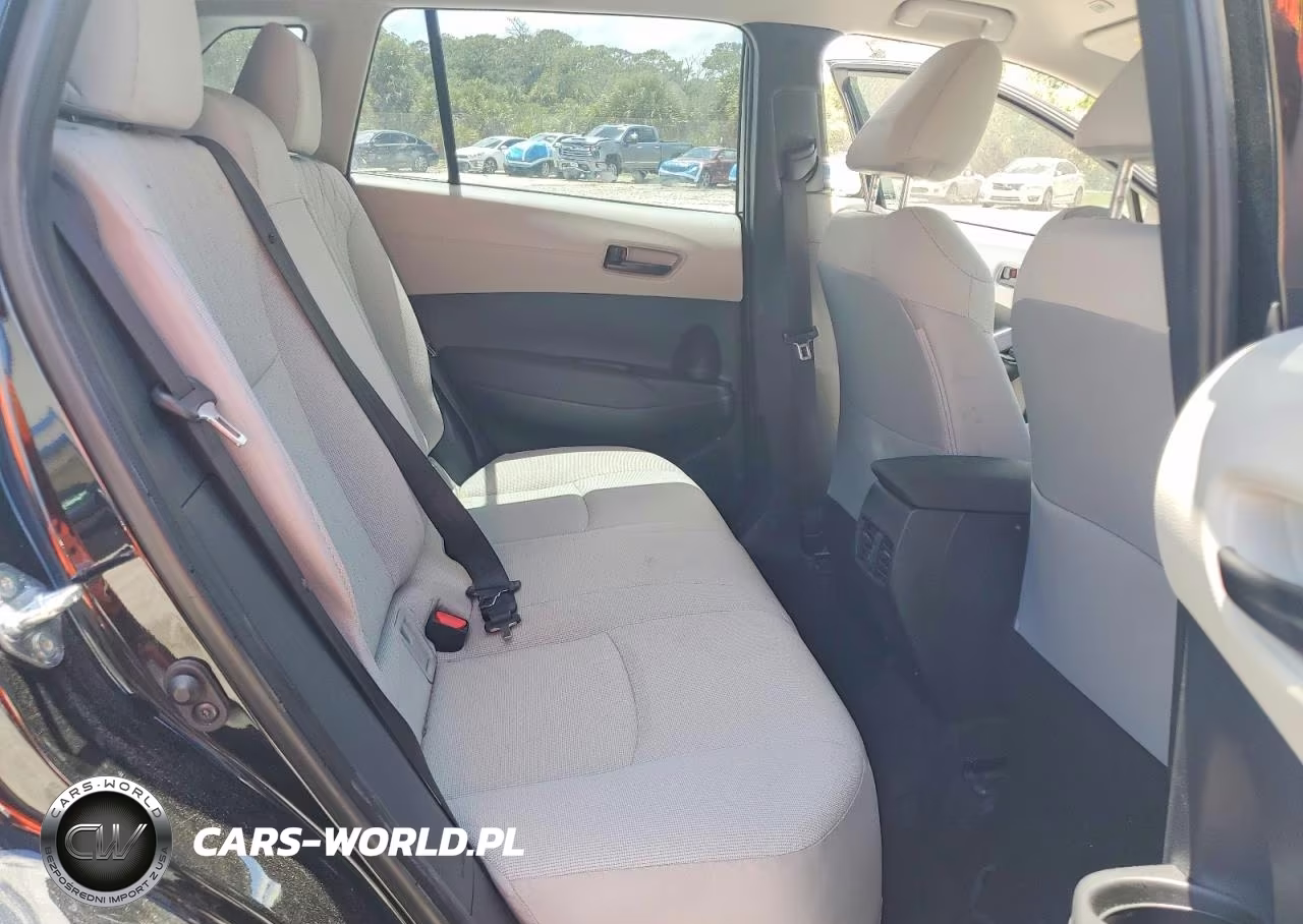 2025 Toyota Corolla Cross L VIN:7MUAAAAG6SV123522 - 11