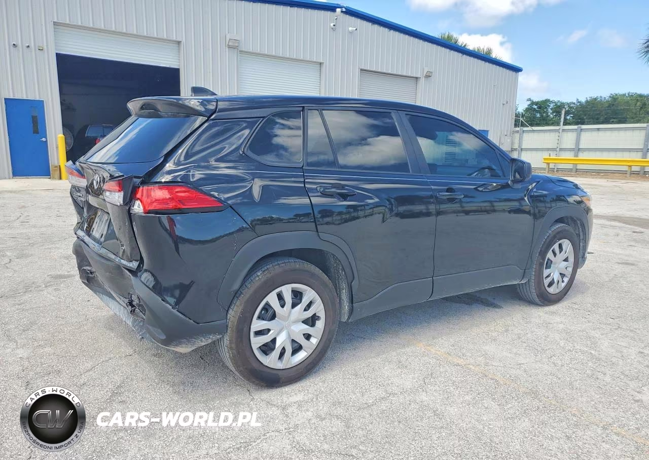 2025 Toyota Corolla Cross L VIN:7MUAAAAG6SV123522 - 3