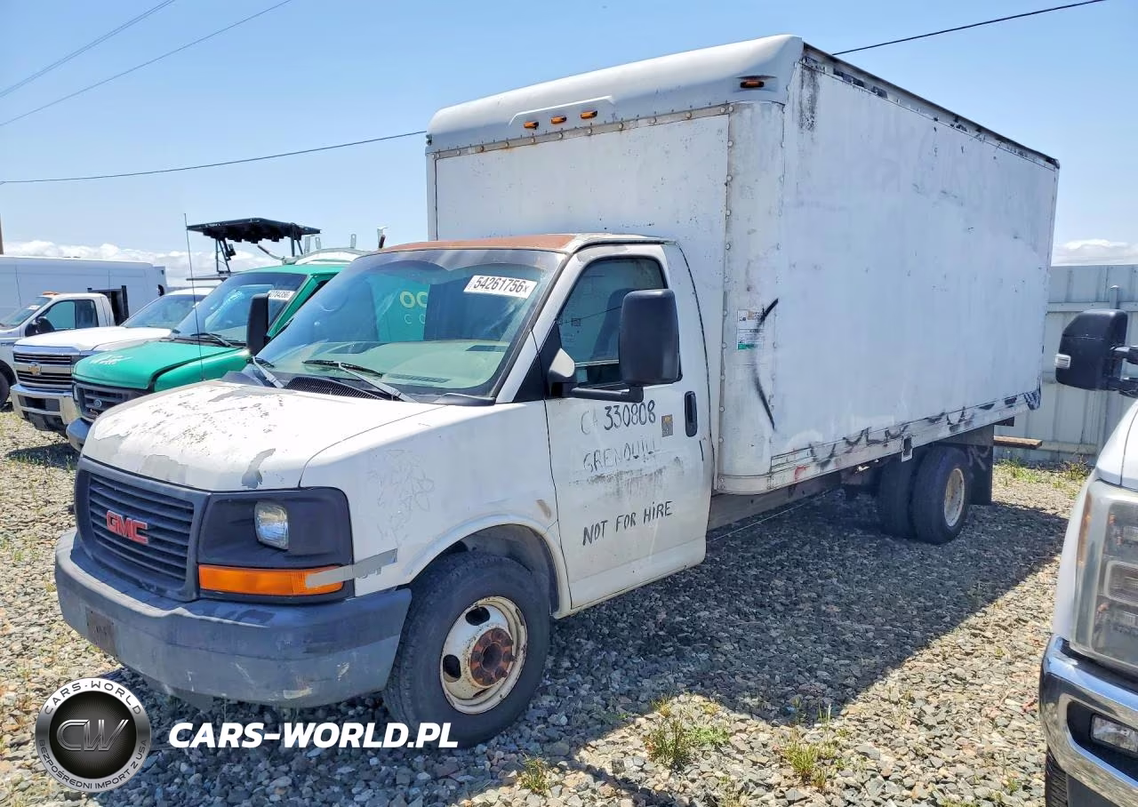 2004 GMC Savana Cutaway G3500
