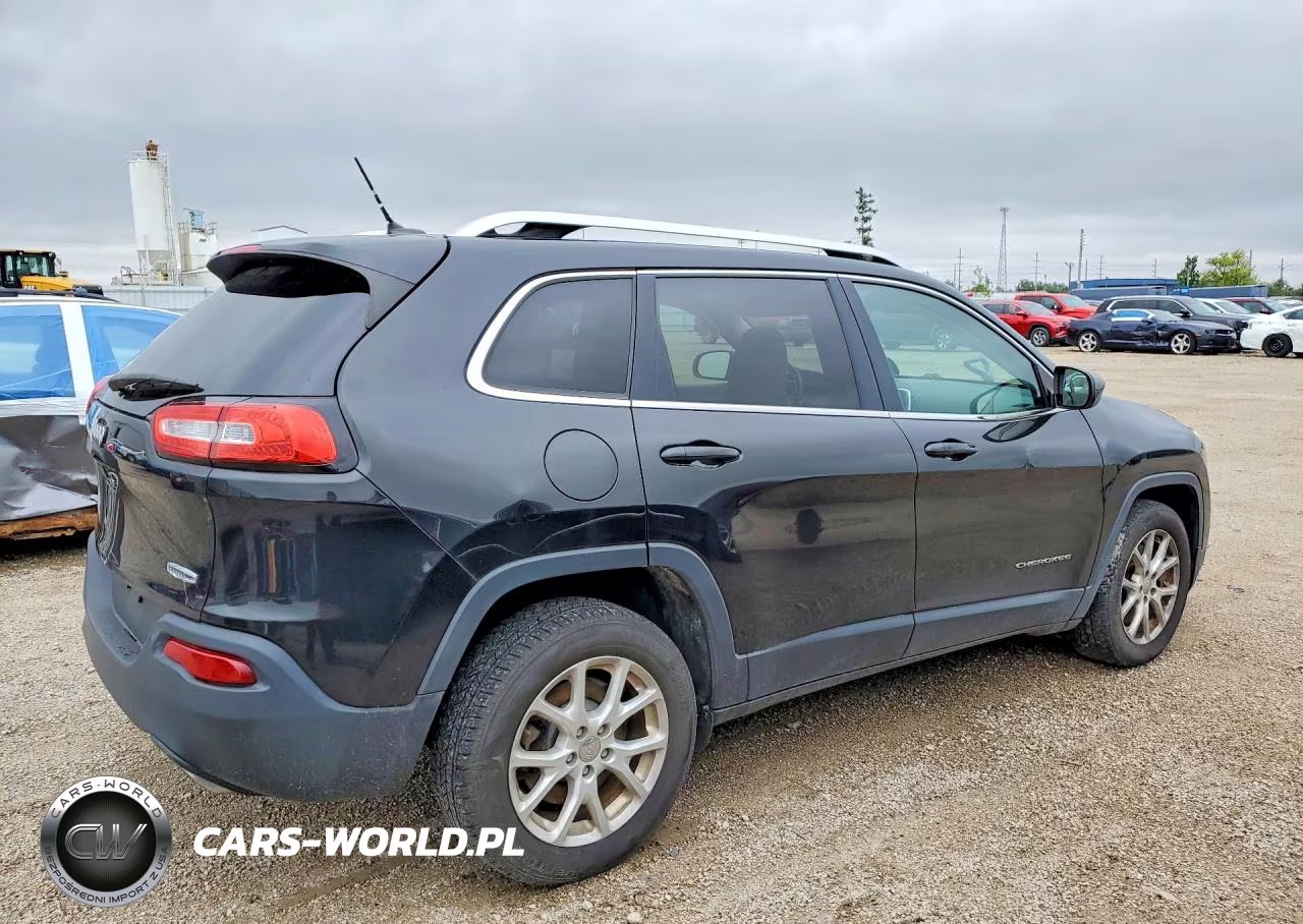 2015 Jeep Cherokee Latitude VIN:1C4PJLCS0FW791436 - 3