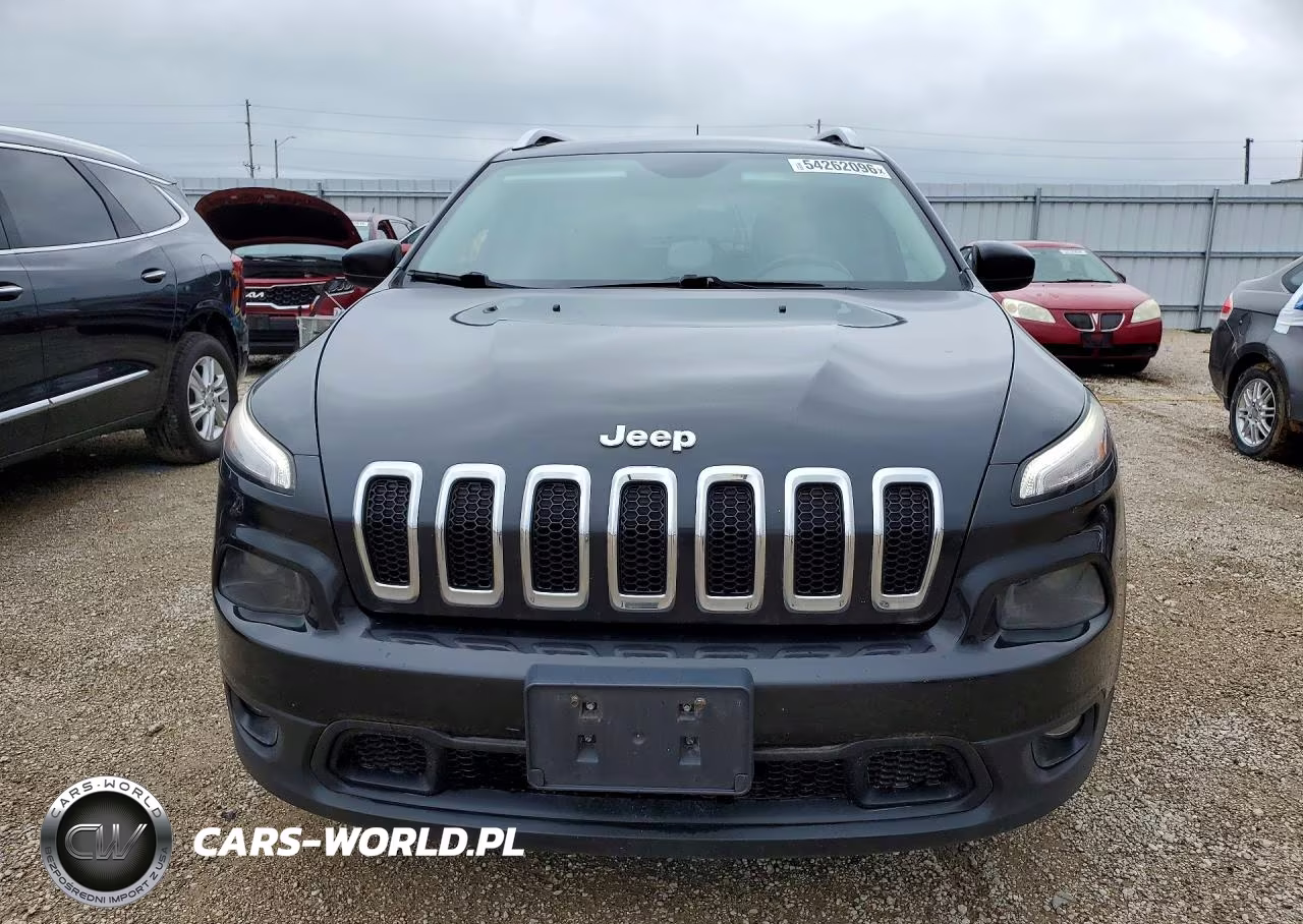 2015 Jeep Cherokee Latitude VIN:1C4PJLCS0FW791436 - 5