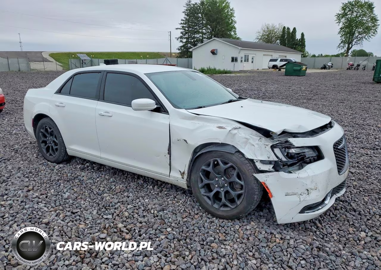 2019 Chrysler 300 S VIN:2C3CCAGG8KH648542 - 4