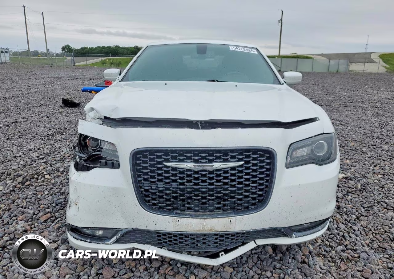 2019 Chrysler 300 S VIN:2C3CCAGG8KH648542 - 5