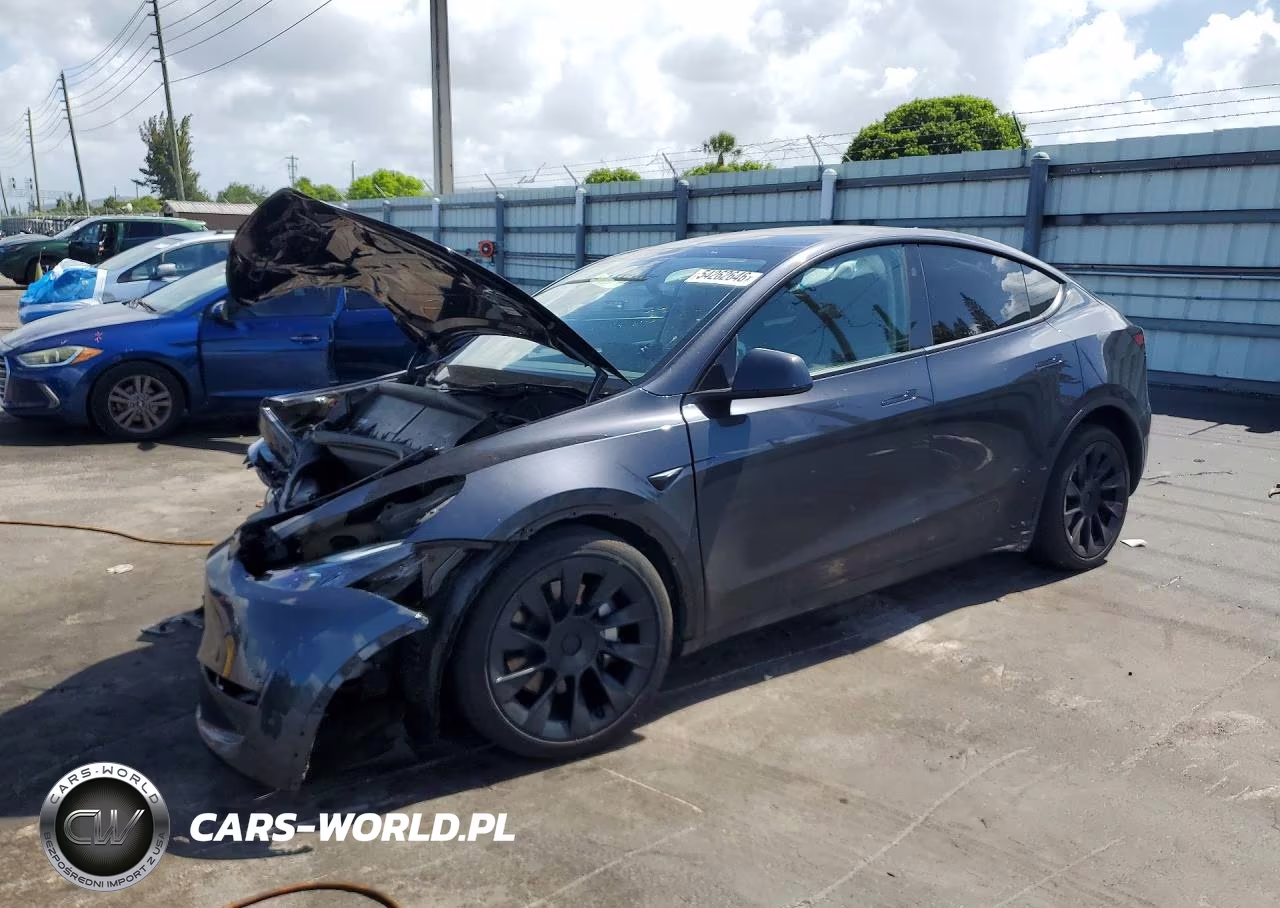 2024 Tesla Model Y – zdjęcie 1 z 12
